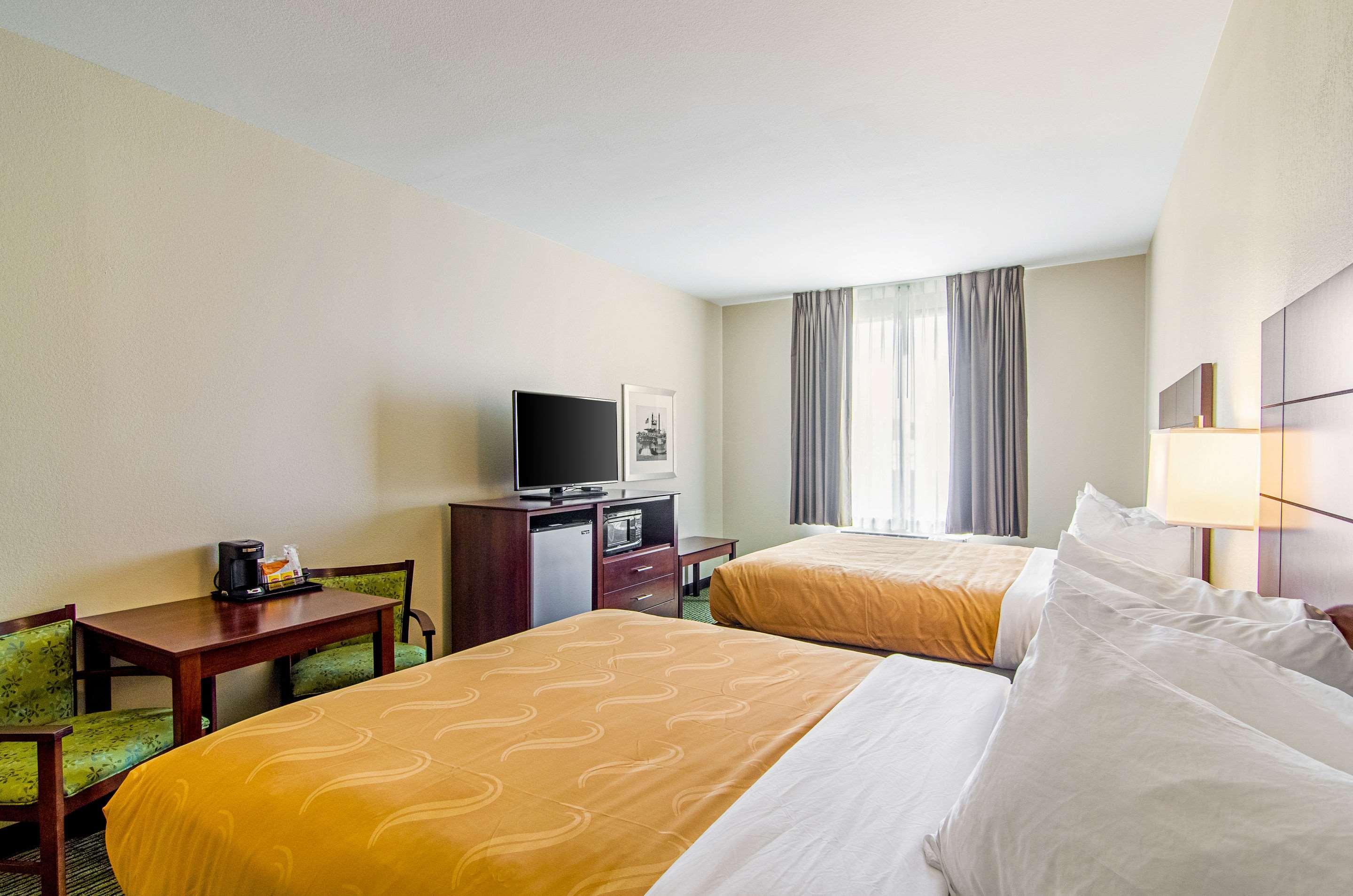 Quality Inn & Suites Near Tanger Outlet Mall Gonzales Eksteriør bilde