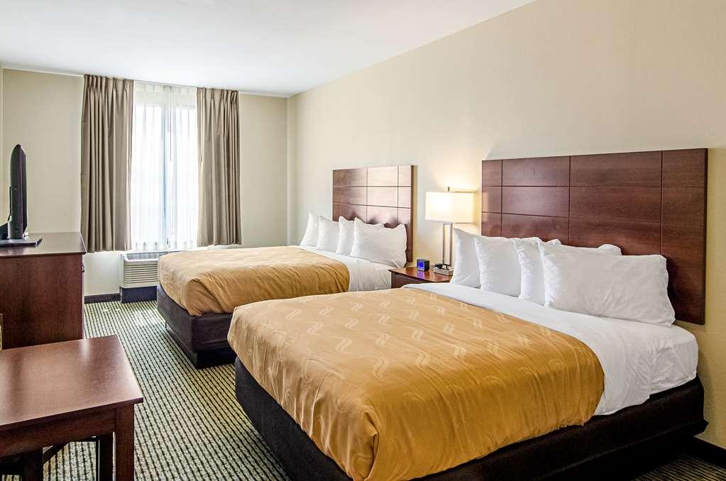 Quality Inn & Suites Near Tanger Outlet Mall Gonzales Rom bilde