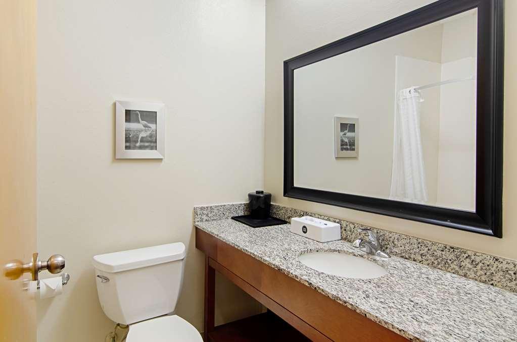 Quality Inn & Suites Near Tanger Outlet Mall Gonzales Rom bilde