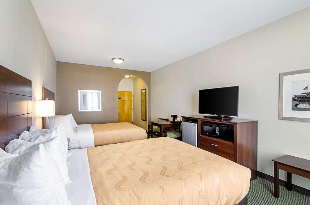 Quality Inn & Suites Near Tanger Outlet Mall Gonzales Rom bilde