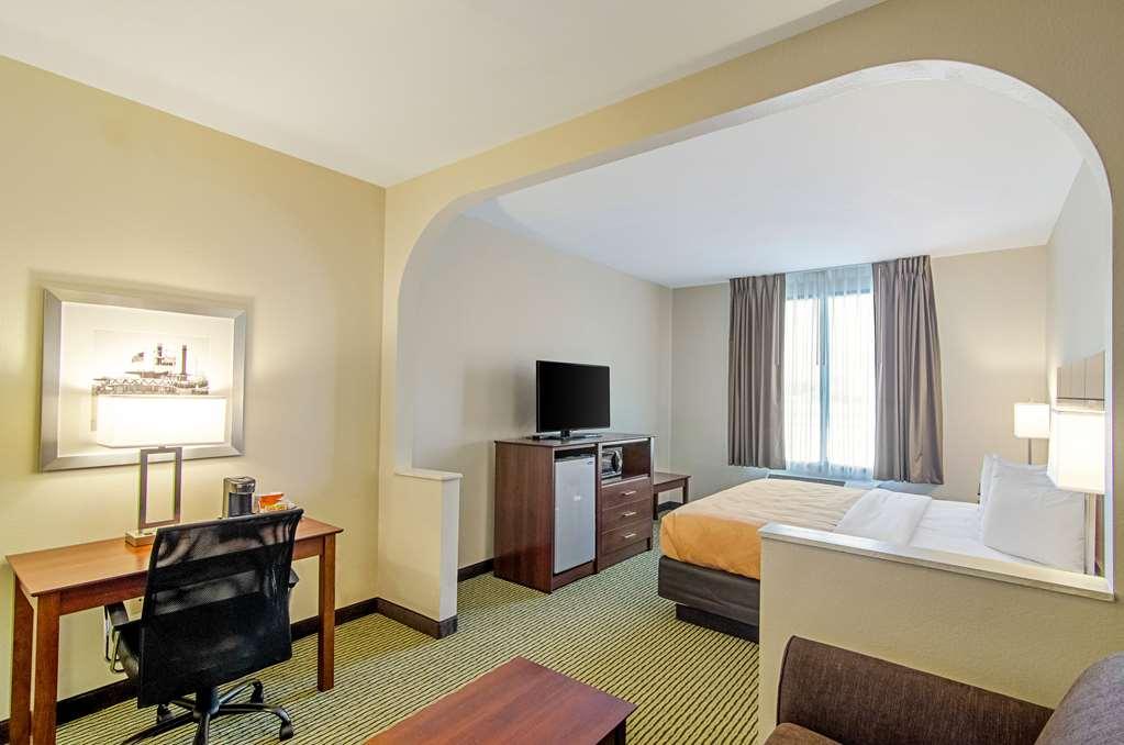 Quality Inn & Suites Near Tanger Outlet Mall Gonzales Rom bilde