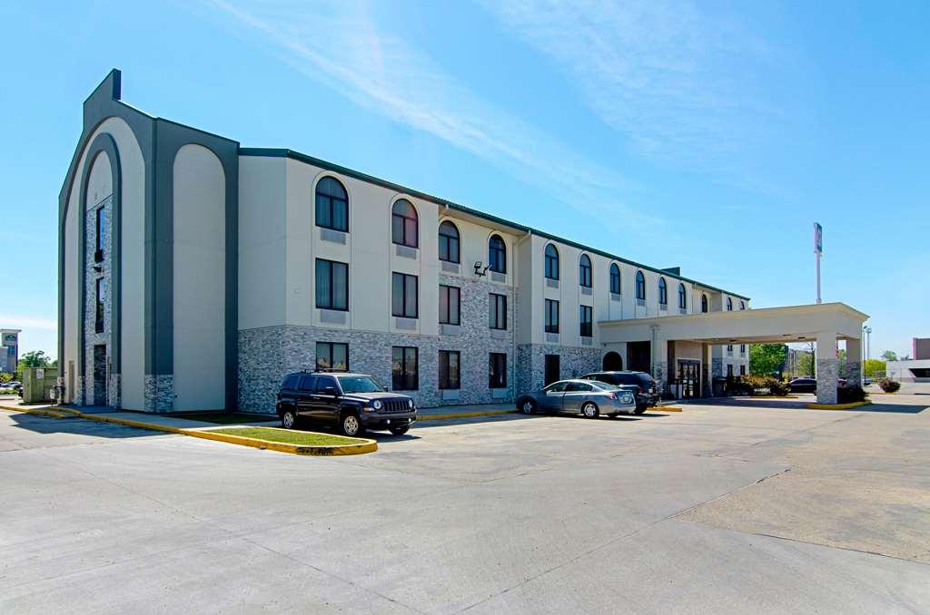 Quality Inn & Suites Near Tanger Outlet Mall Gonzales Eksteriør bilde