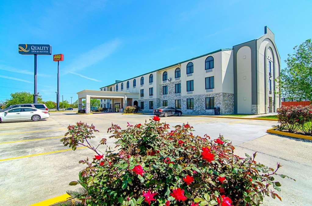 Quality Inn & Suites Near Tanger Outlet Mall Gonzales Eksteriør bilde