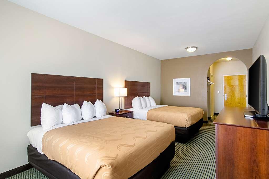 Quality Inn & Suites Near Tanger Outlet Mall Gonzales Rom bilde