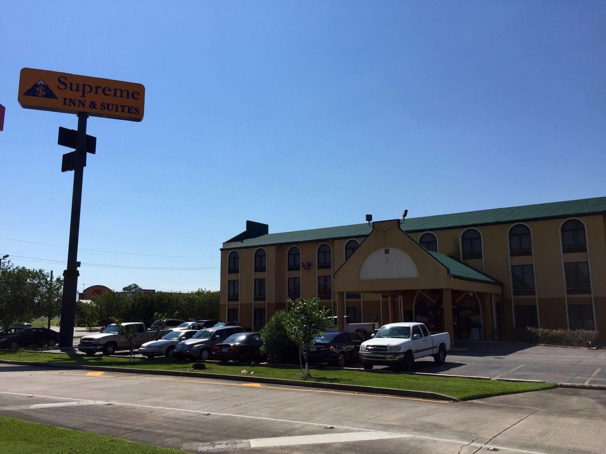 Quality Inn & Suites Near Tanger Outlet Mall Gonzales Eksteriør bilde