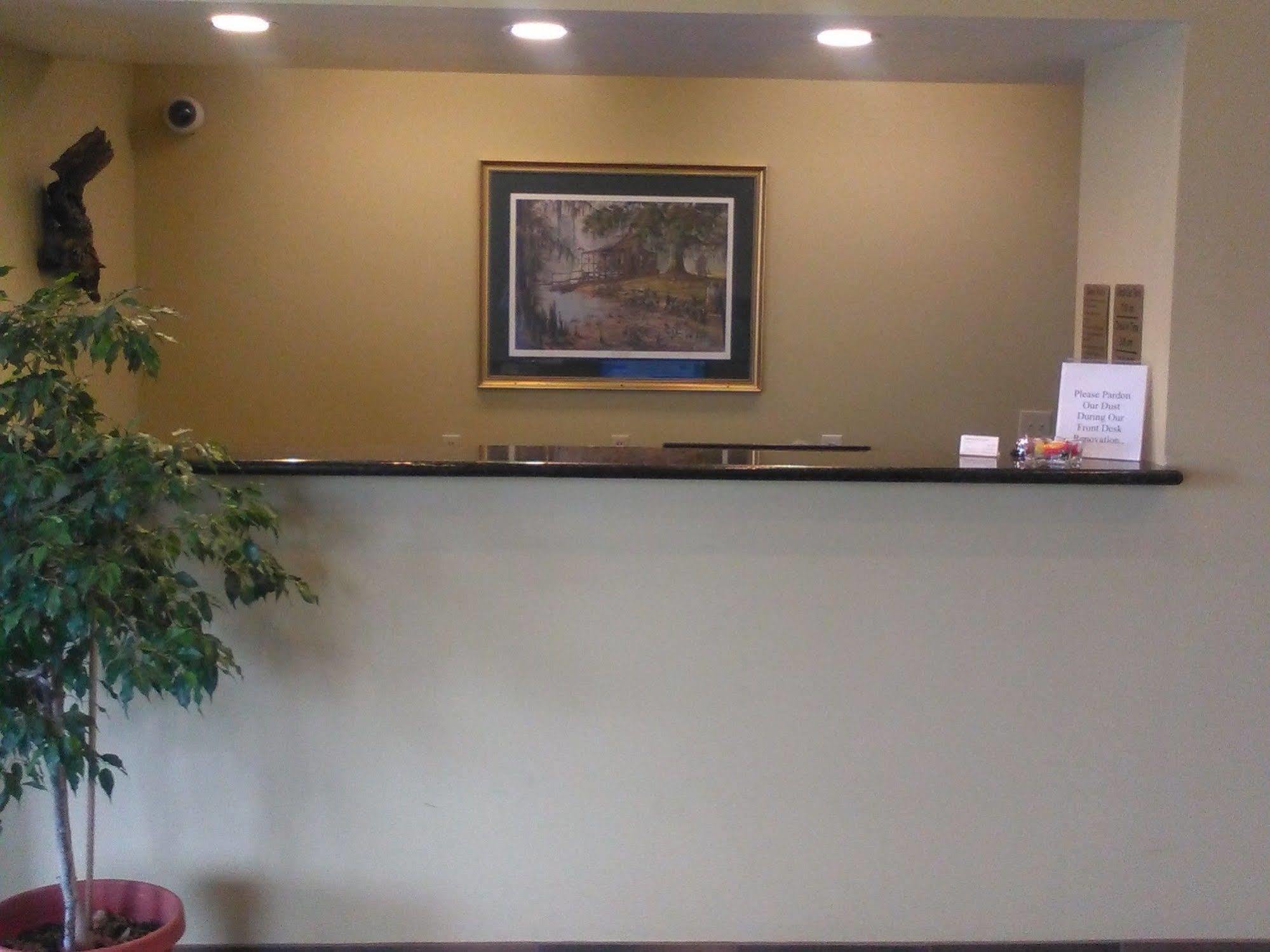 Quality Inn & Suites Near Tanger Outlet Mall Gonzales Eksteriør bilde